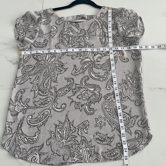 Loft Women’s Short / Cap Sleeve Blouse Paisley Print Size Small - Picture 9 of 9